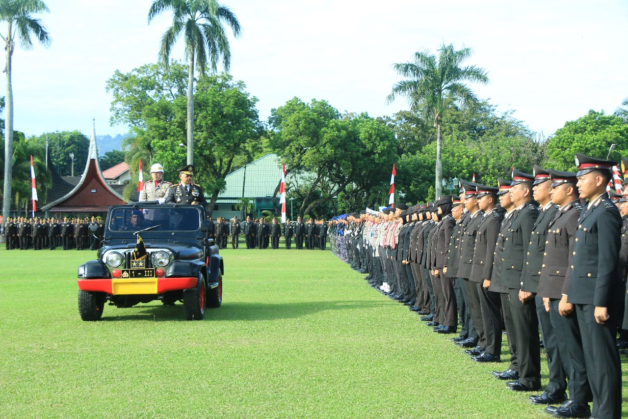 Di Istana Gubernur, Kapolda Sumbar pimpin Upacara Hari Bhayangkara ke-78