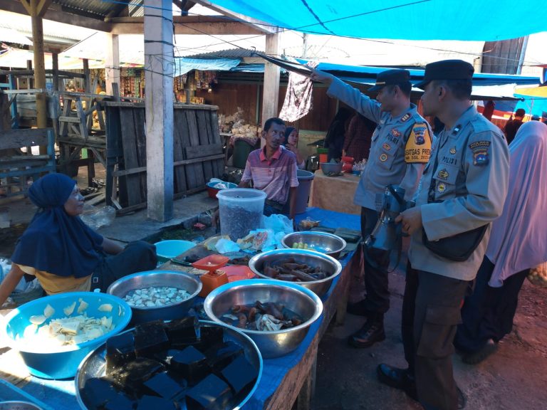 Berikan Himbauan Kamtibmas,  Sat Binmas Polres Pasaman kunjunggi Pasar Lubuk Sikaping