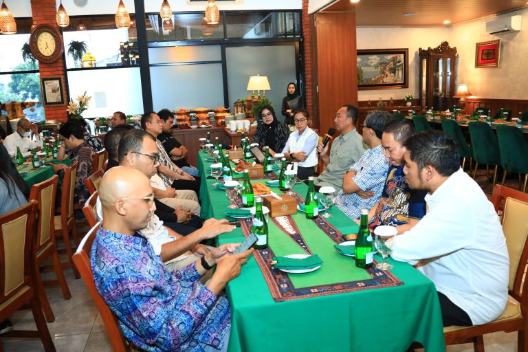 Bukber dengan Pemred, Kadiv Humas Polri Apresiasi Peran Media Sukseskan Pengamanan Agenda Nasional dan Internasional 