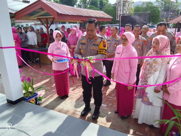 Kapolres Pasaman Bersama Ketua Bhayangkari Resmikan Aula Sarja Arya Racana TK Kemala Bhayangkari 08 Pasaman